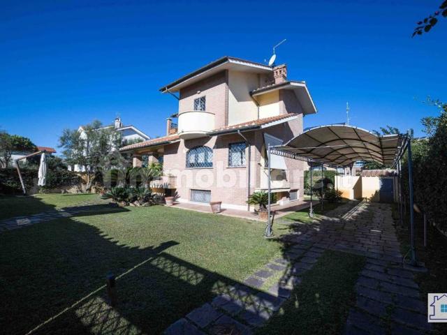 Villa in vendita a Fiumicino RM