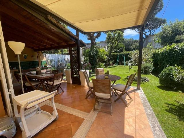 Villa in vendita a Fiumicino RM