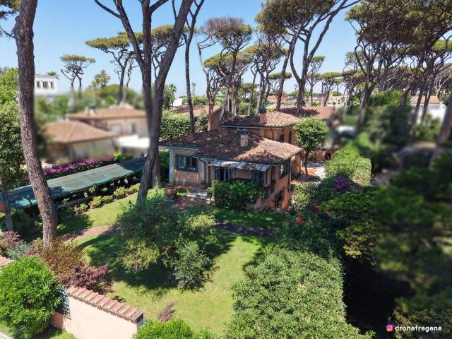 Villa in vendita a Fiumicino RM