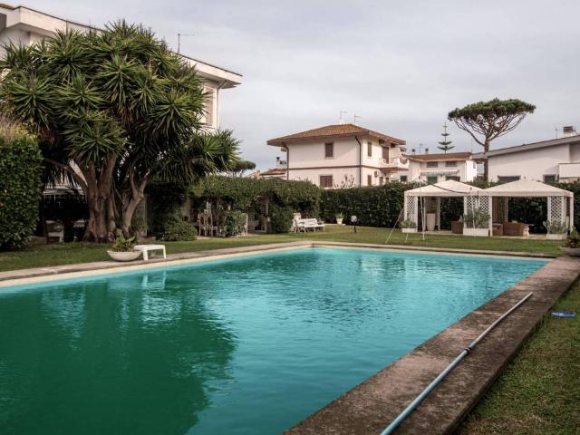 Villa in vendita a Fiumicino RM