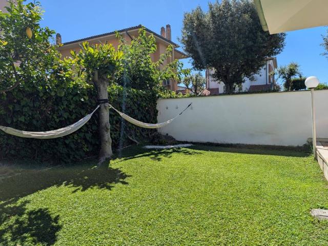Villa in vendita a Fiumicino RM