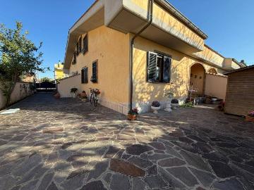 Villa in vendita a Fiumicino RM