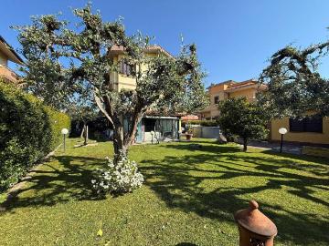 Villa in vendita a Fiumicino RM