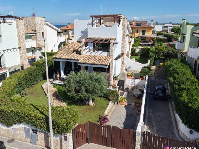 Villa in vendita a Fiumicino RM