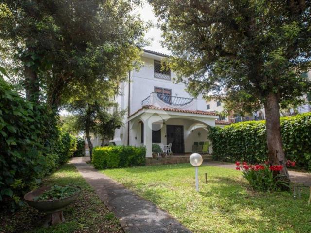 Villa in vendita a Fiumicino RM