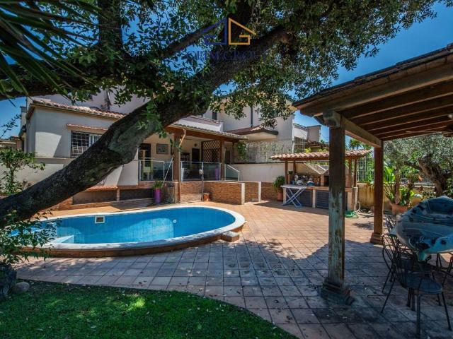 Villa in vendita a Fiumicino RM