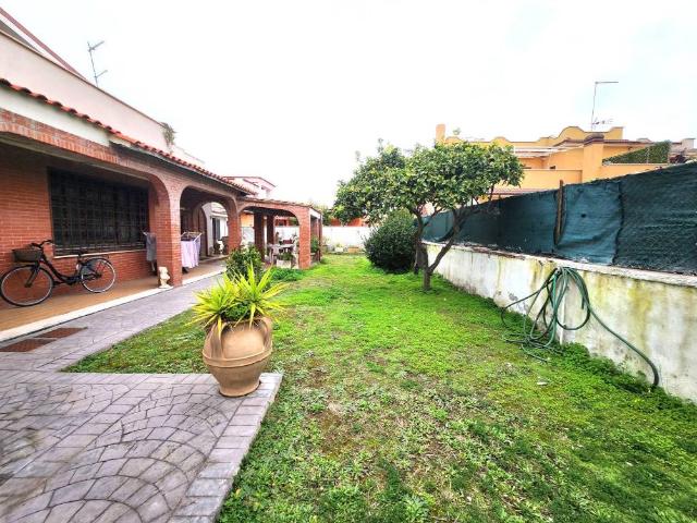 Villa in vendita a Fiumicino RM