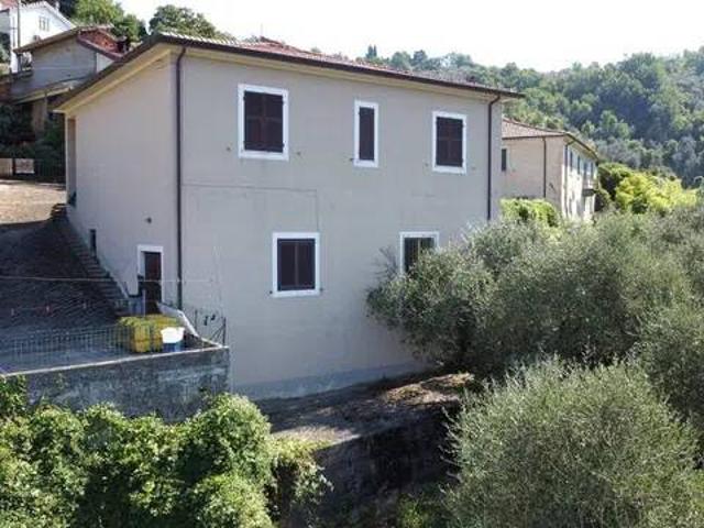 Villa in vendita a Fivizzano MS