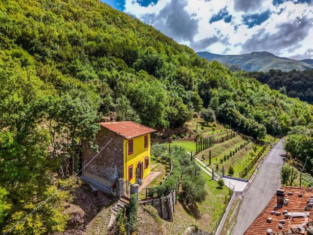Villa in vendita a Fivizzano MS