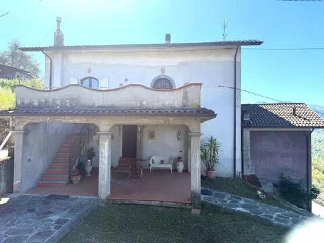 Villa in vendita a Fivizzano MS