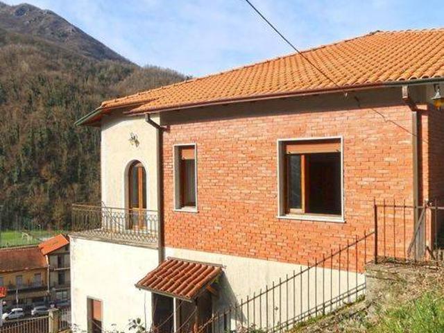 Villa in vendita a Fivizzano MS