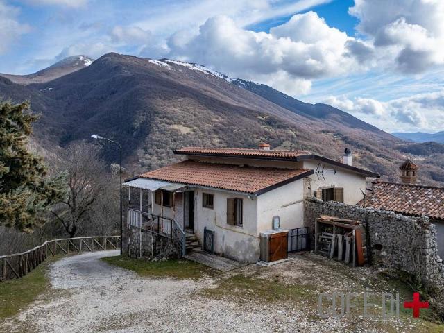 Villa in vendita a Fiamignano RI
