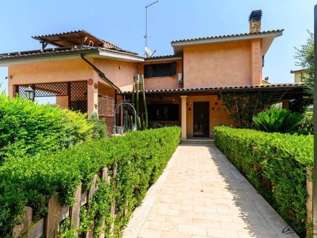 Villa in vendita a Capena RM