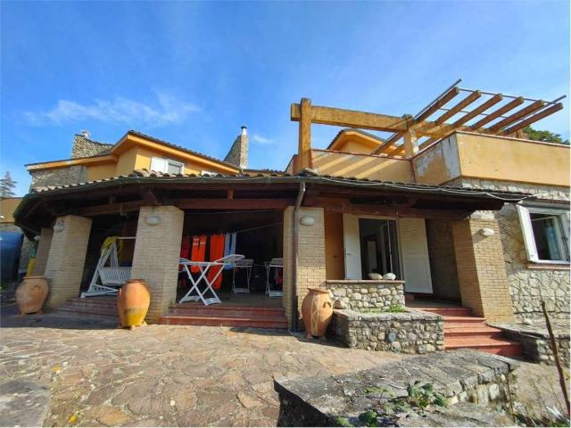 Villa in vendita a Ficulle TR