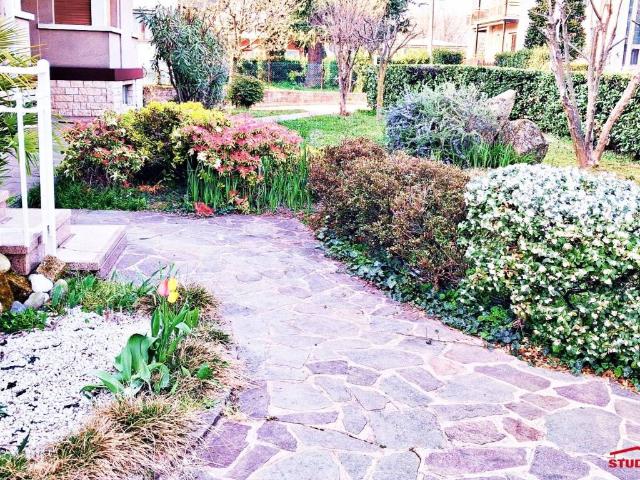 Villa in vendita a Figino Serenza CO