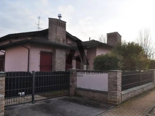 Villa in vendita a Finale Emilia MO