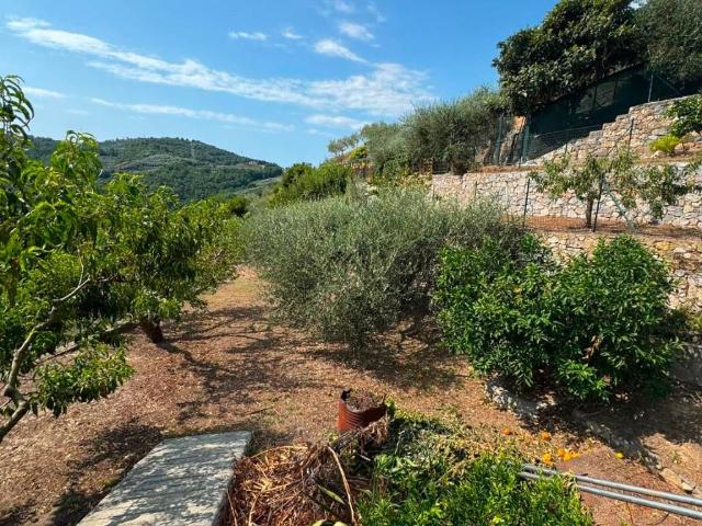 Villa in vendita a Finale Ligure SV
