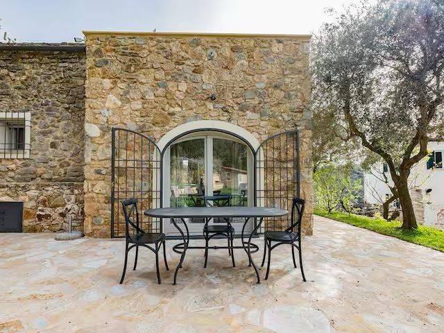 Villa in vendita a Finale Ligure SV
