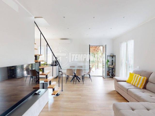 Villa in vendita a Finale Ligure SV
