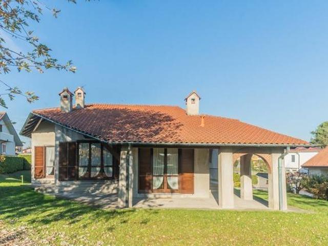 Villa in vendita a Fino Mornasco CO
