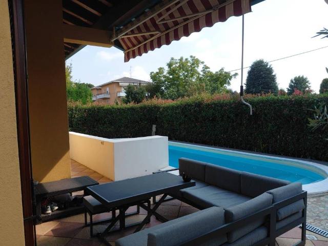 Villa in vendita a Fino Mornasco CO