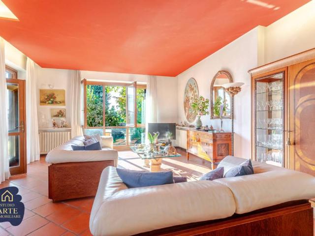 Villa in vendita a Fino Mornasco CO