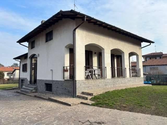 Villa in vendita a Fino Mornasco CO