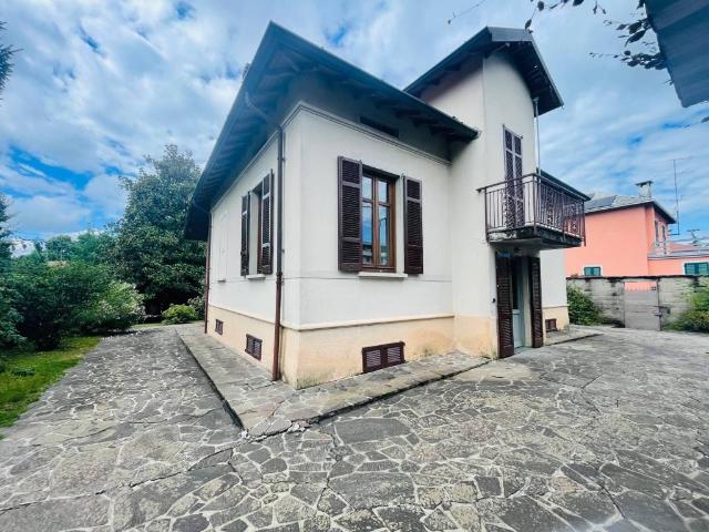 Villa in vendita a Fino Mornasco CO