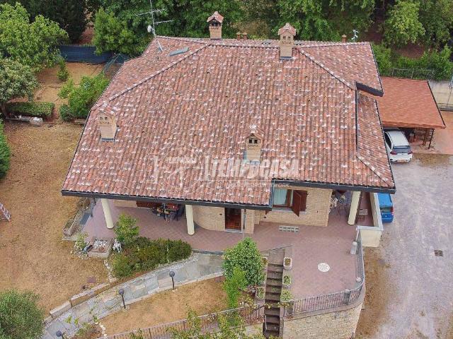 Villa in vendita a Fino Mornasco CO