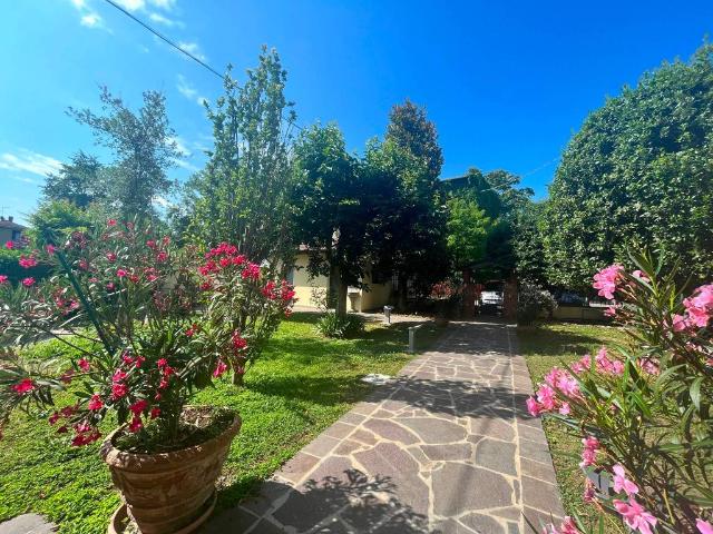 Villa in vendita a Fiorenzuola d'Arda PC