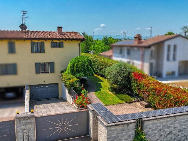 Villa in vendita a Fiorenzuola d'Arda PC