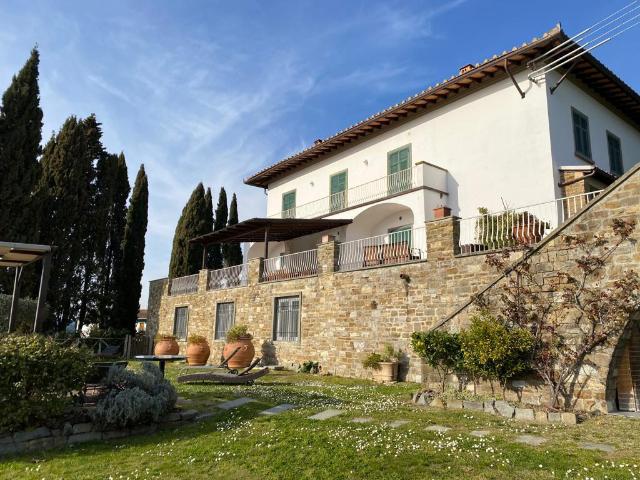VILLA in VENDITA a FIRENZE CHIESANUOVA di 24 vani