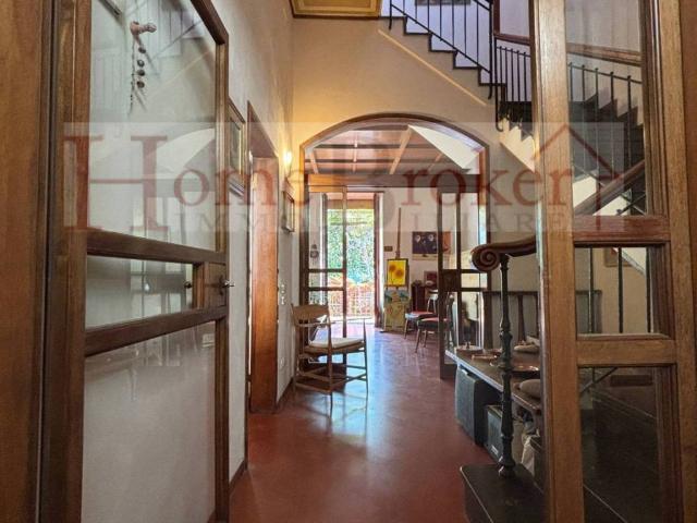 Casa indipendente in vendita a Firenze FI