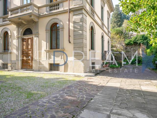 Villa in vendita a Firenze FI