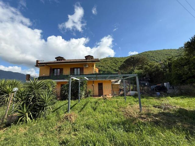 Villa in vendita a Fisciano