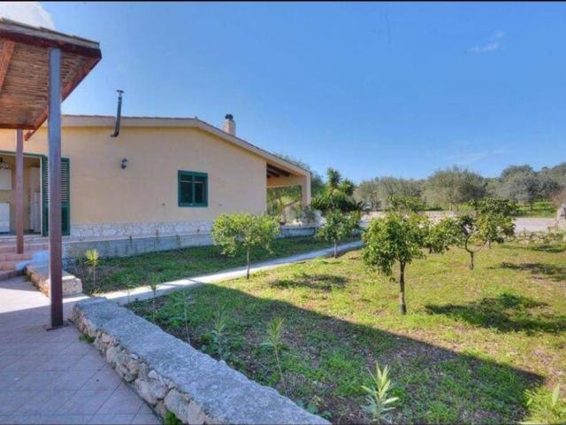 Villa in vendita a Floridia SR