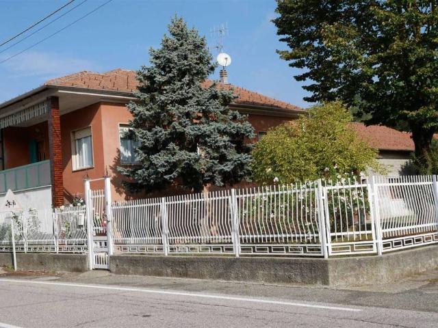Villa in vendita a Francavilla Bisio AL