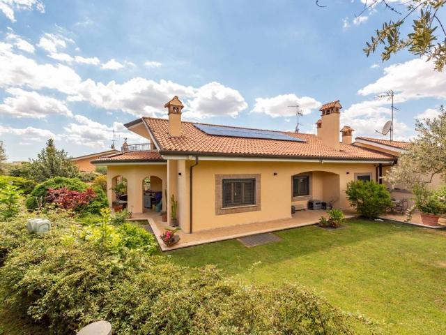 Villa in vendita a Frascati RM