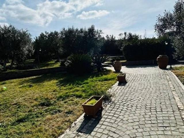 Villa in vendita a Frascati RM