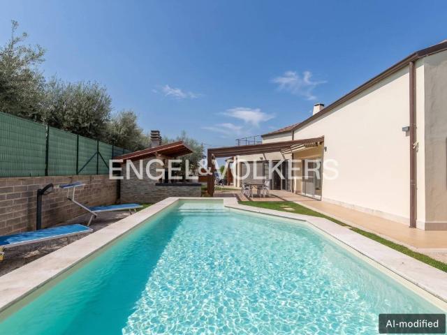 Villa in vendita a Frascati RM