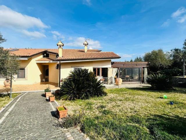 Villa in vendita a Frascati RM