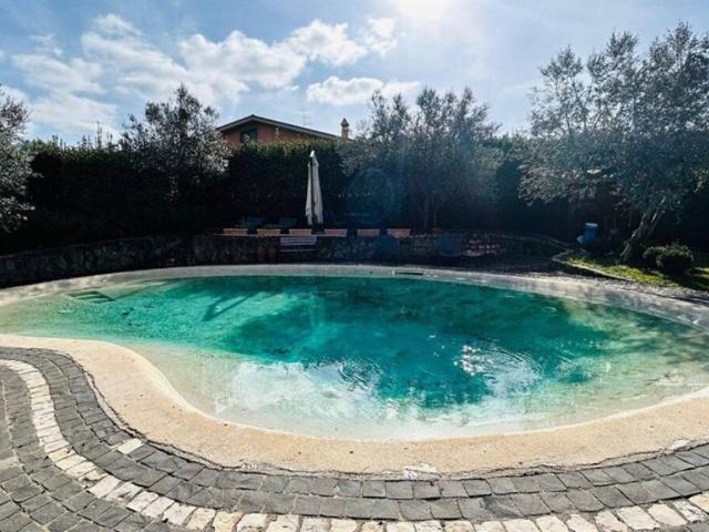 Villa in vendita a Frascati RM