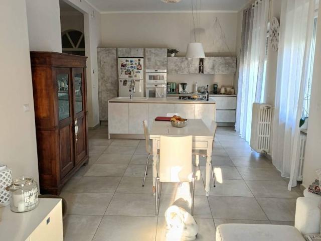 Villa in vendita a Frassineto Po AL