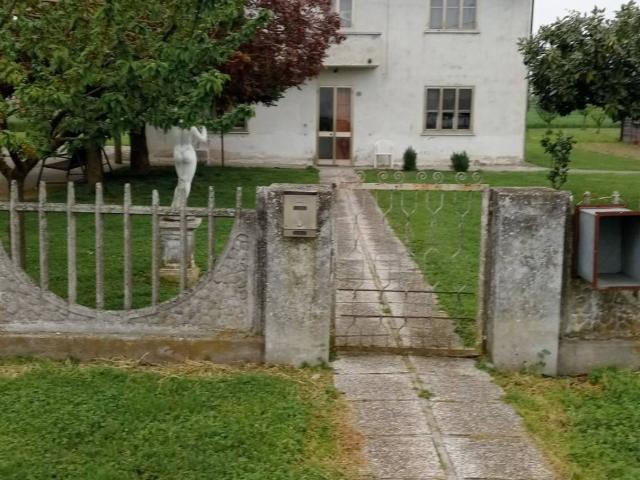 Villa in vendita a Frassinelle Polesine RO