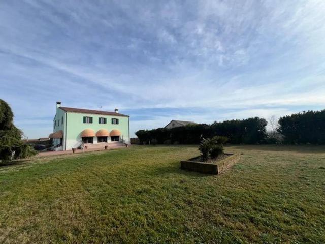 Villa in vendita a Frassinelle Polesine RO