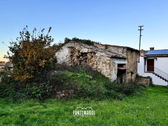 Villa in vendita a Fratte Rosa PU