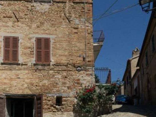 Villa in vendita a Fratte Rosa PU