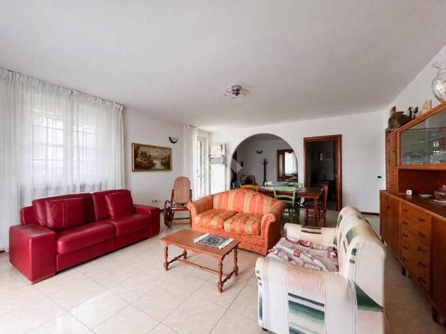 Villa in vendita a Frisa CH