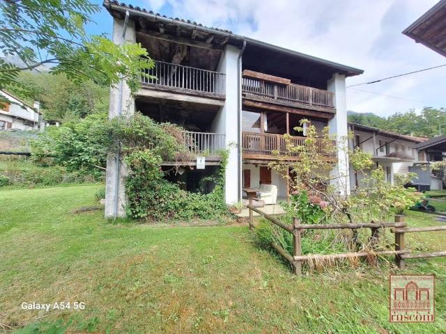 Villa in vendita a Frisanco PN