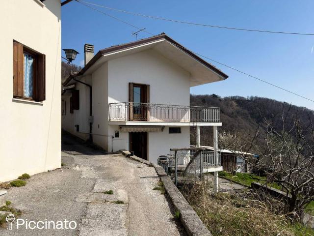 Villa in vendita a Frisanco PN